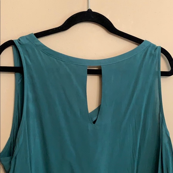 Old Navy XXL Slinky V-Neck Tank - Picture 4 of 6